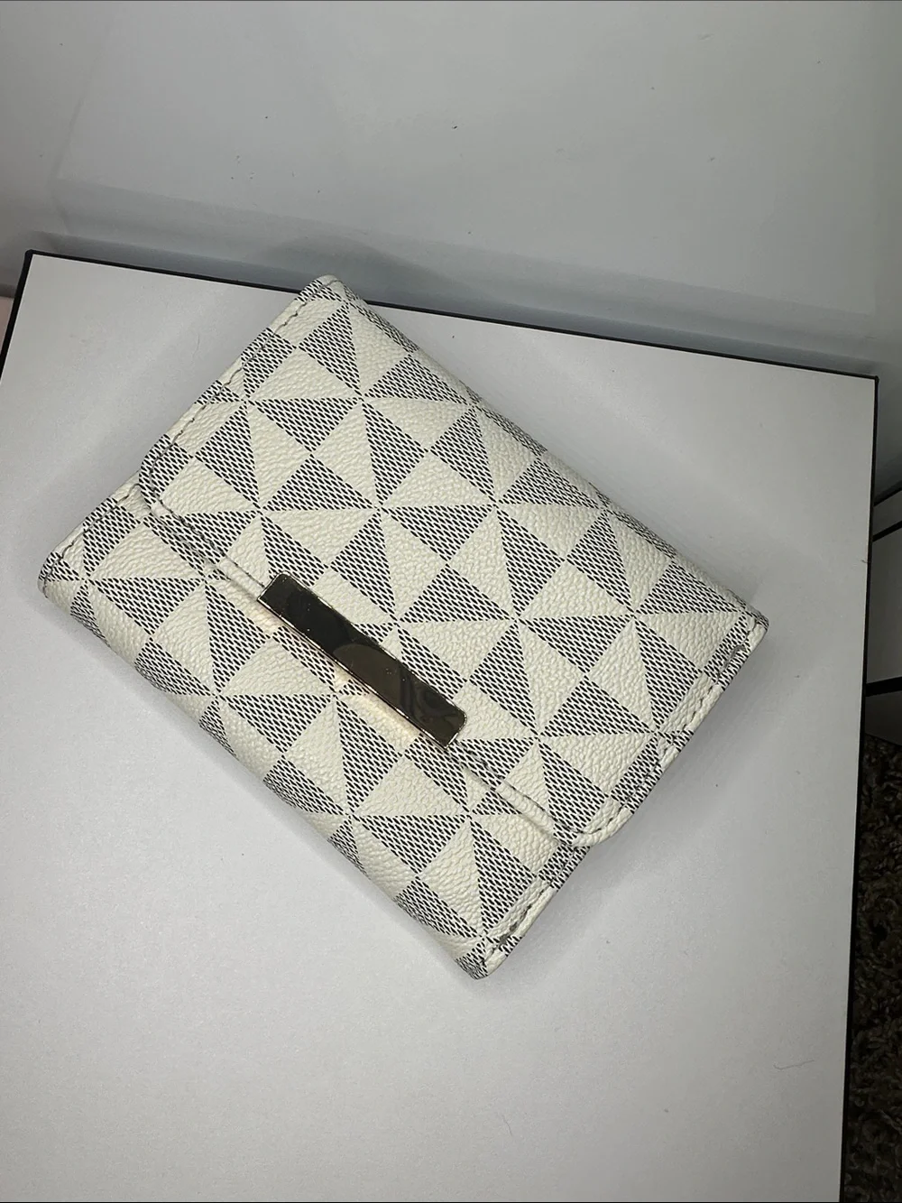 White Geometric Pattern Compact Wallet - Women Bags